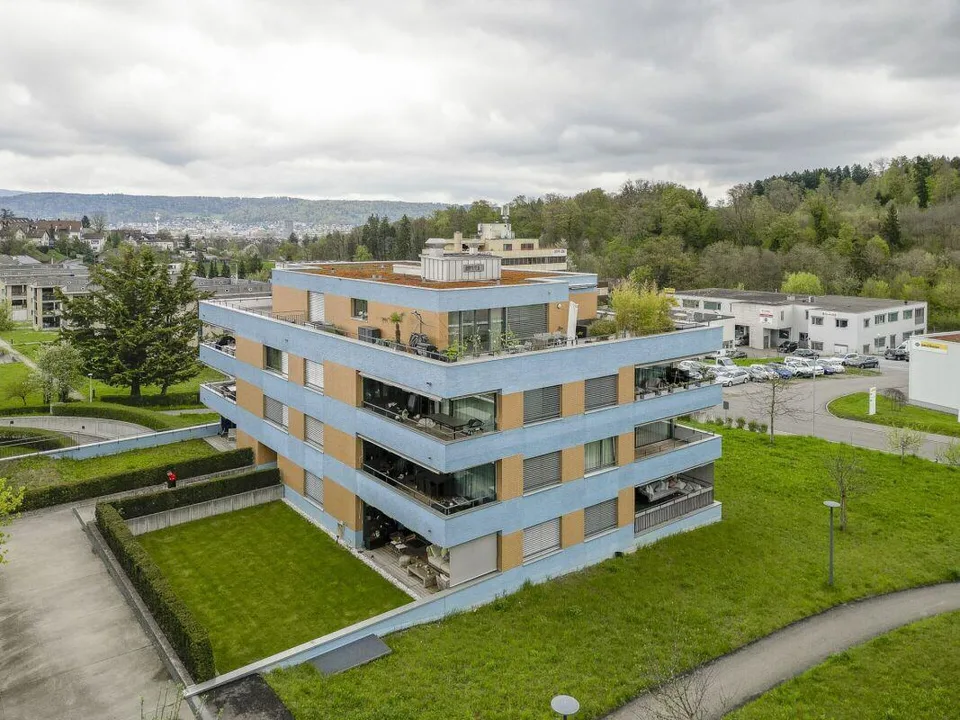 Moderne Eigentumswohnung mit eigenem Garten: 120 m² pures Grün – Foto 9 von 10