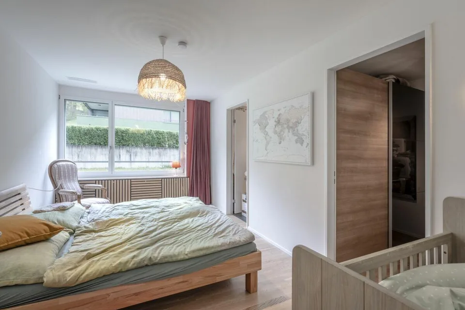 Moderne Eigentumswohnung mit eigenem Garten: 120 m² pures Grün – Foto 6 von 10