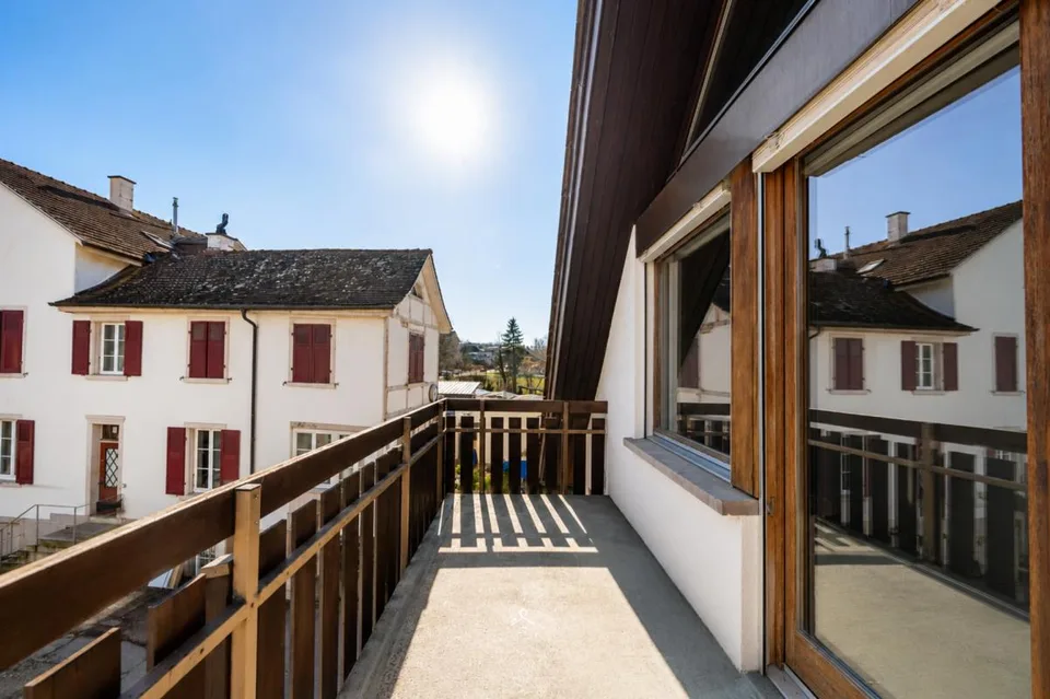 Charmante 4.5-Zimmer-Wohnung mit Cheminée & hohen Decken - Mit indi...