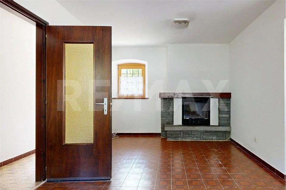 Ampia casa con balconi panoramici e posto auto coperto