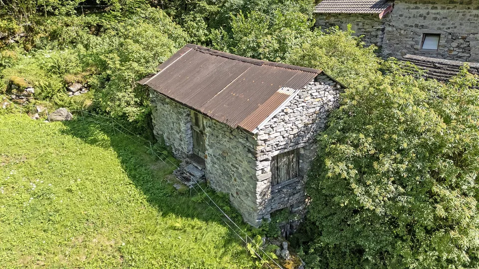 2 Rustici zur Renovierung mit Grundstück – Foto 11 von 17