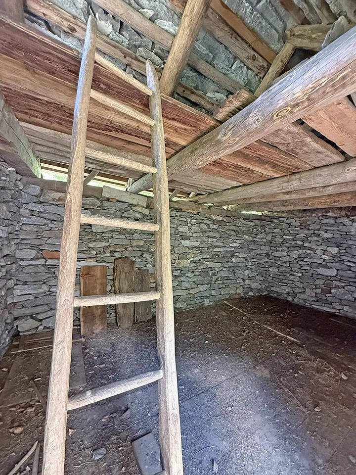 2 Rustici zur Renovierung mit Grundstück – Foto 9 von 17