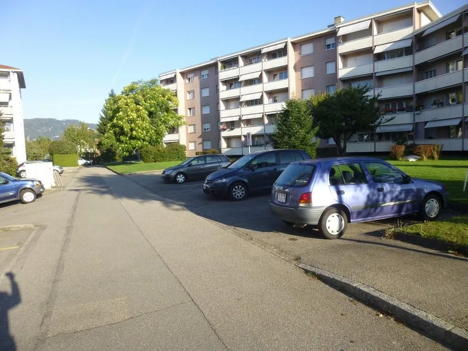 Zentral und doch im Grünen vermieten wir eine 3-Zimmerwohnung