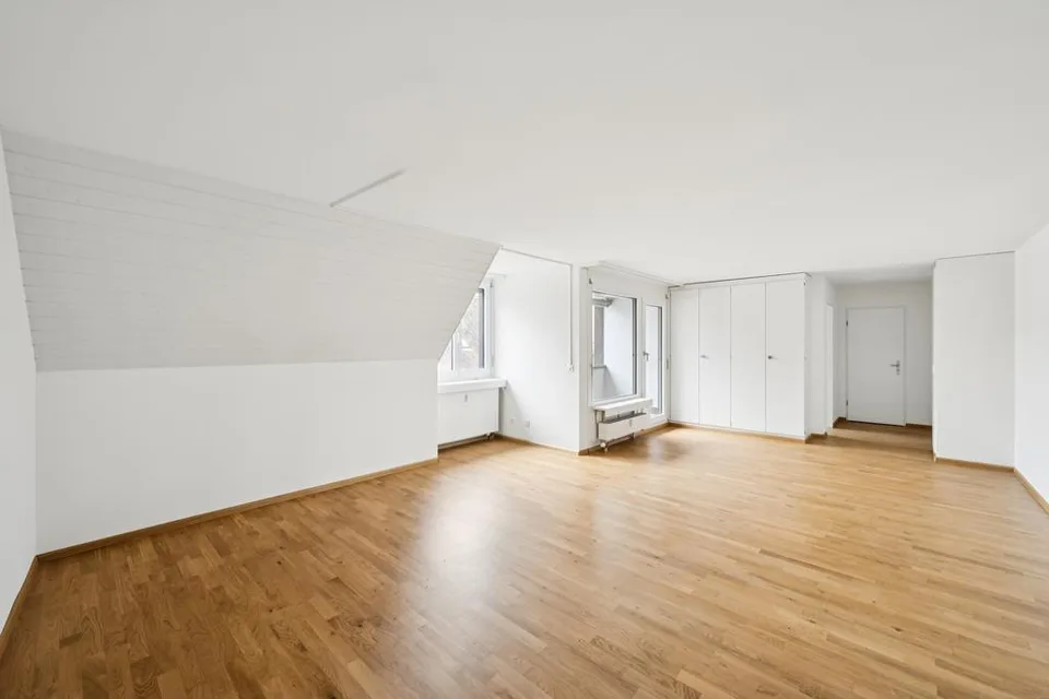 Gemütliche 3,5 Zimmer-Dachwohnung im Ortszentrum von Aesch