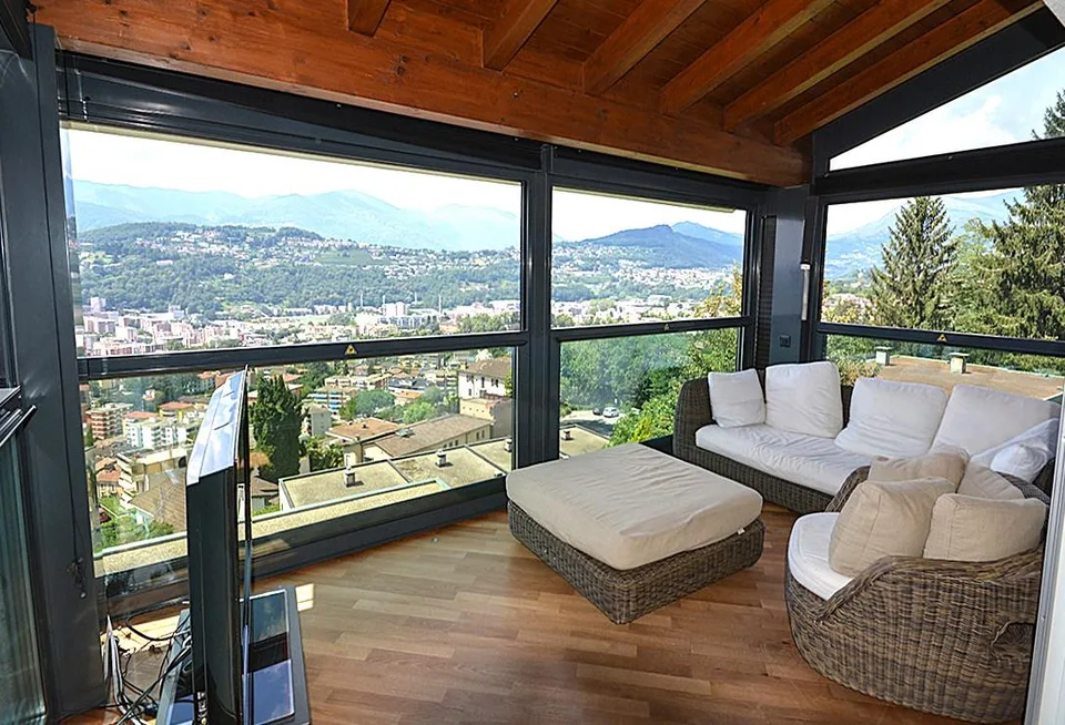 Splendida villetta con vista lago e montagne - Albonago (Lugano)