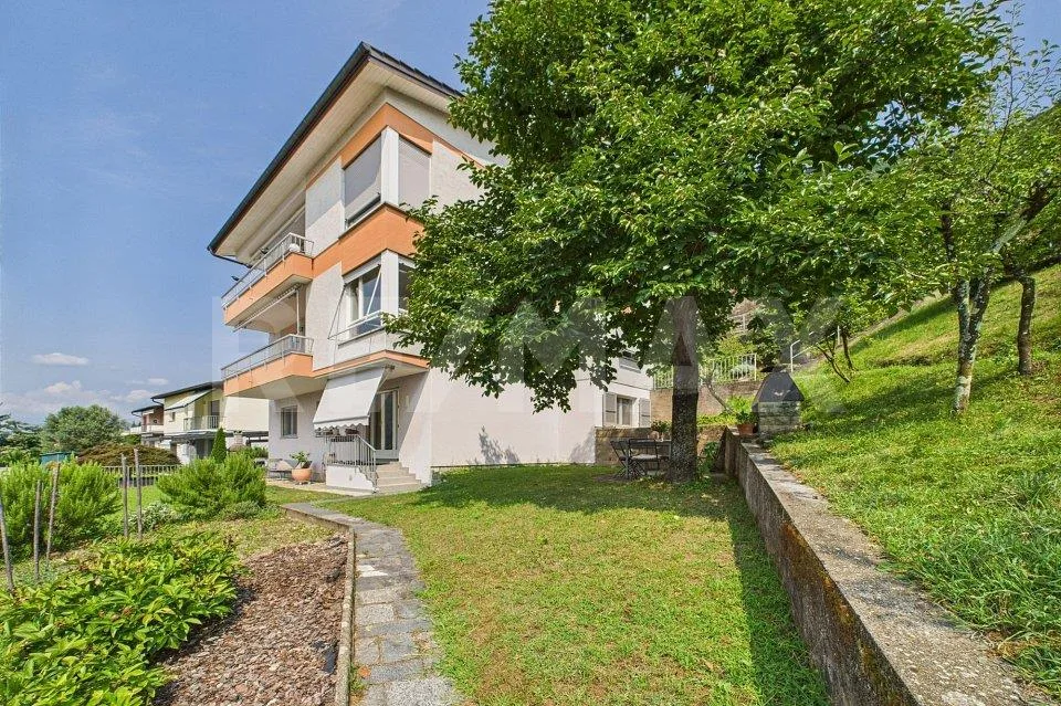 Vicino a Lugano - Appartamento con vista lago, giardino e in pochi minuti al lido !