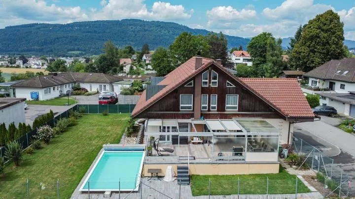 EIN HAUS, ZWEI WELTEN - LOFT UND EINLIEGERWOHNUNG IM DIALOG