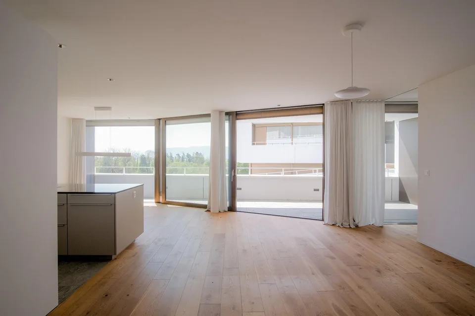 Panorama, Weite, Eleganz – 3.5-Zi-Wohnung mit Sicht in Uetikon am See