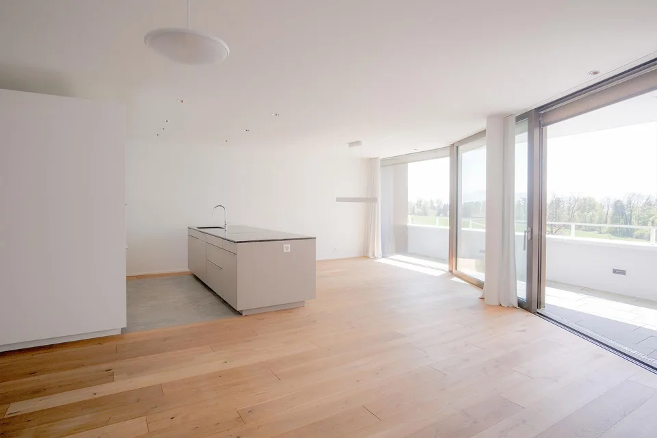 Panorama, Weite, Eleganz – 3.5-Zi-Wohnung mit Sicht in Uetikon am See