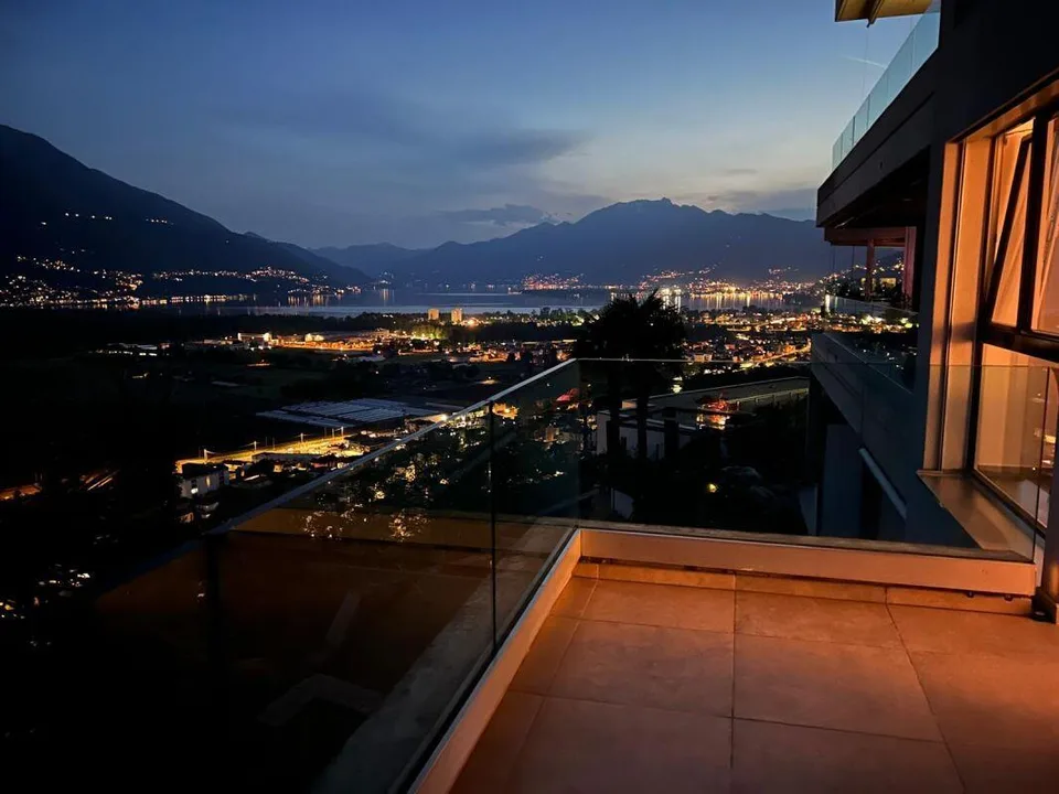 2.5 locali con vista Panoramica | 2.5-Zimmer-Wohnung mit Panoramablick