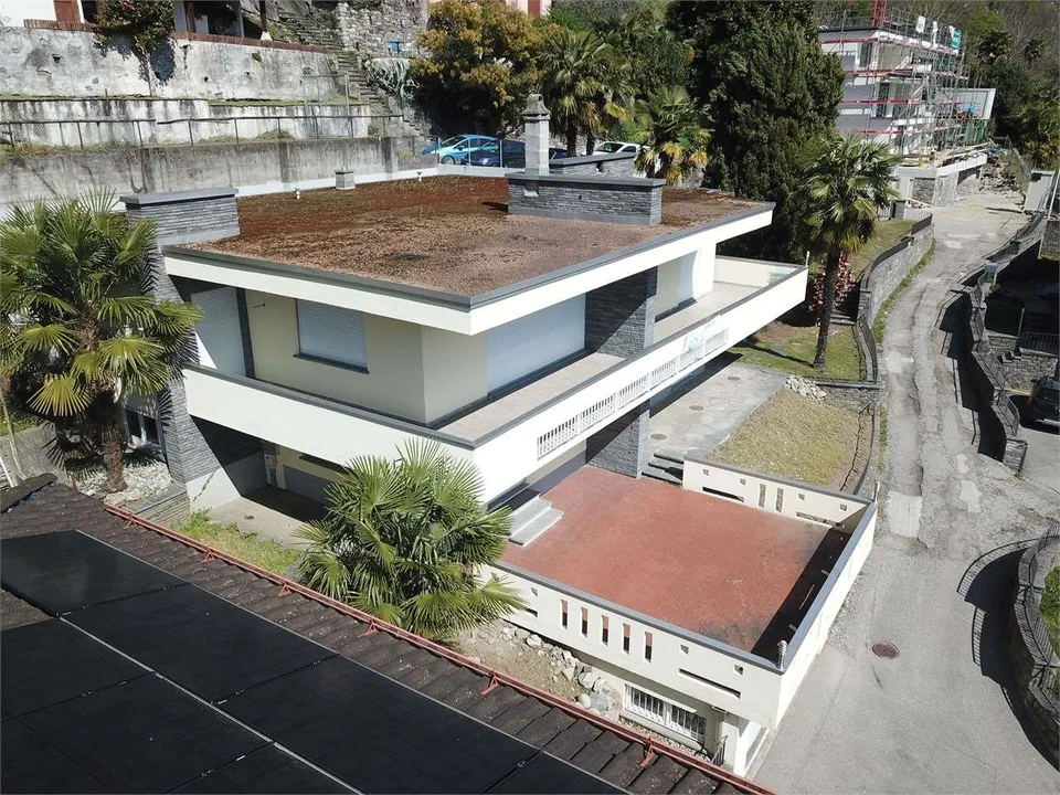 Villa in posizione privilegiata con vista castelli