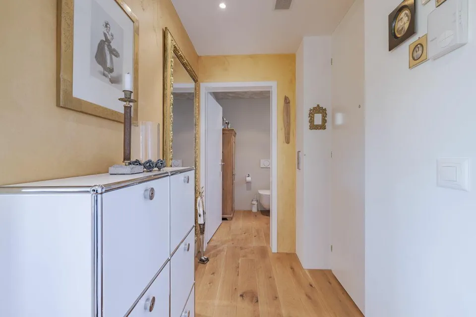 Moderne Attikawohnung mit traumhafter Weitsicht – Foto 7 von 14