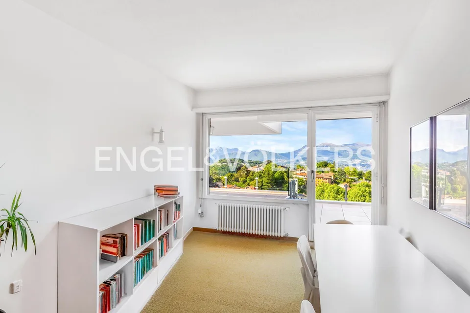 Oase der Ruhe mit Terrasse und Seeblick in Montagnola