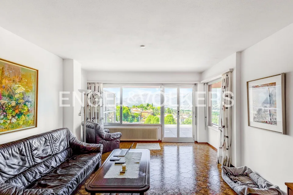 Oase der Ruhe mit Terrasse und Seeblick in Montagnola