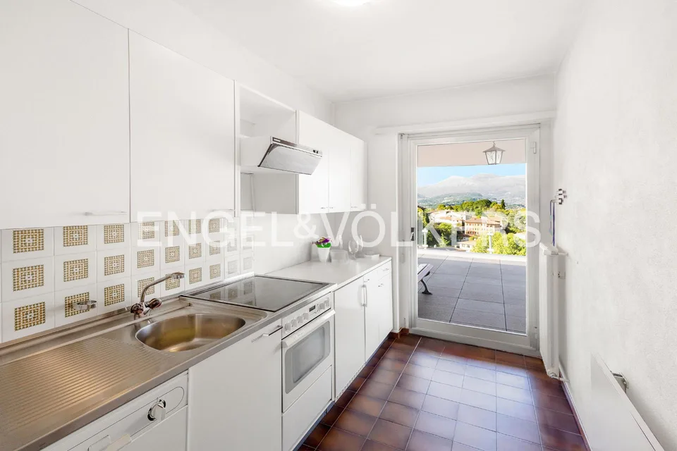 Oasi di pace con terrazzo e vista lago a Montagnola – foto 8 di 13