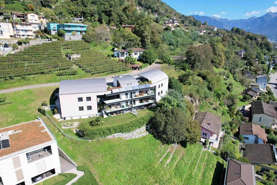 Elegante appartamento in collina con vista panoramica in esclusiva res