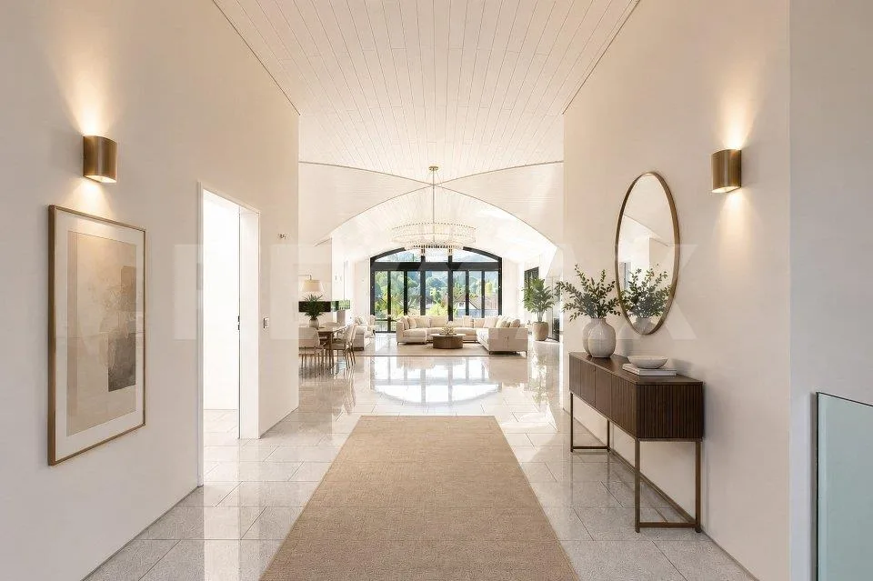 Esclusivo penthouse attico 3.5 - 5.5 locali 246 m² NWF, 4 terrazze, nel centro, 3 garage doppie, ascensore,