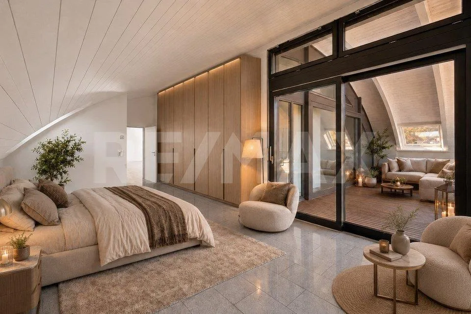 Esclusivo penthouse attico 3.5 - 5.5 locali 246 m² NWF, 4 terrazze, nel centro, 3 garage doppie, ascensore,