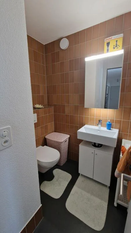 Vermietete, zentral gelegene 4.5-Zimmer-Wohnung im Baurecht mit attraktiver Nettorendite von 5% – Foto 8 von 11