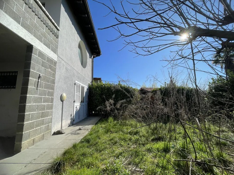 Maison unifamiliale intéressante avec appartement indépendant et jardin