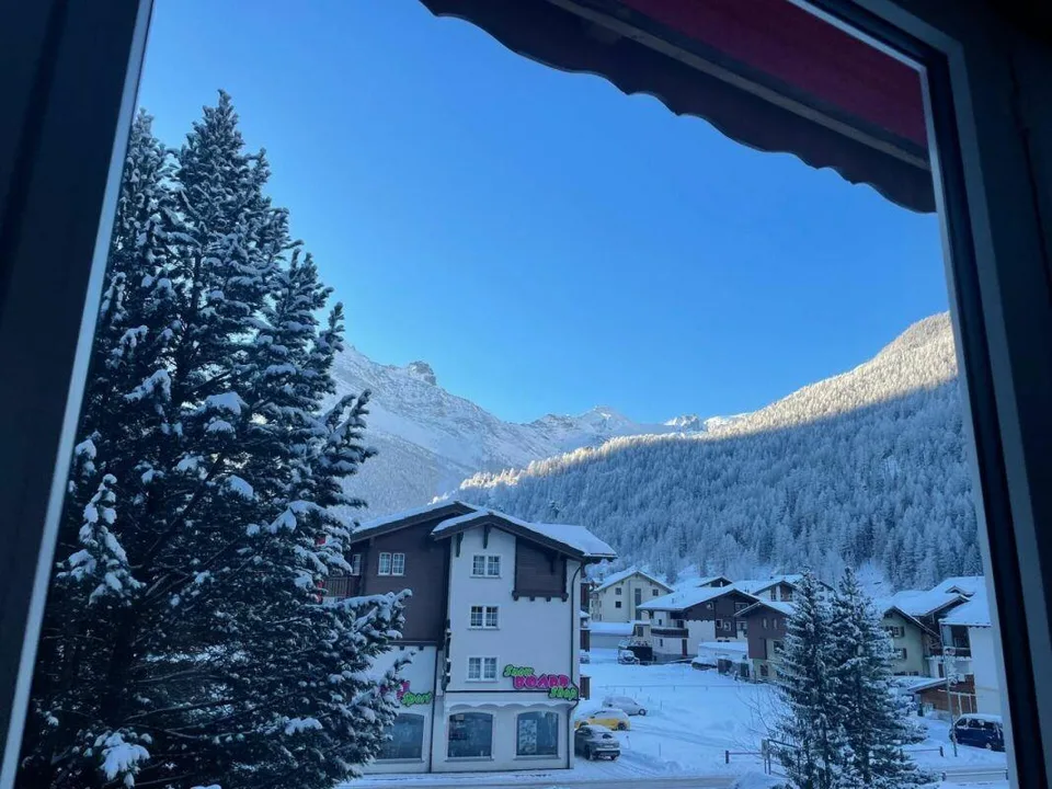 Primavera Saas-Grund nuovo appartamento in attico. Benessere in casa. – foto 12 di 23