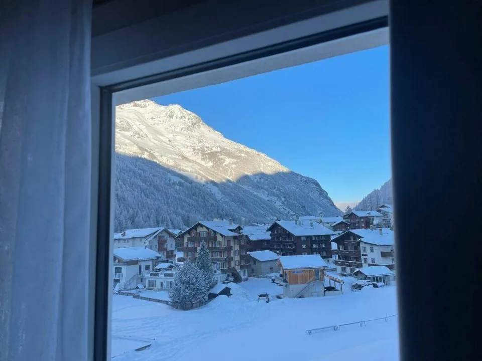 Primavera Saas-Grund nuovo appartamento in attico. Benessere in casa. – foto 14 di 23