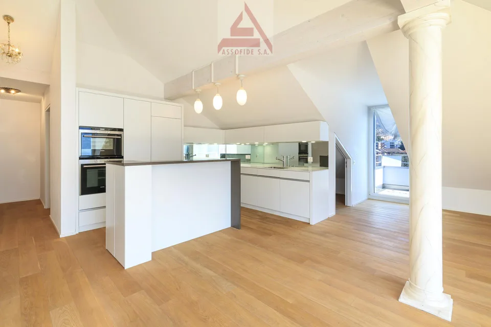 Wunderschöne 3.5-Zimmer-Attikawohnung / Splendido attico di 3.