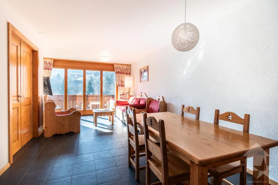 Beautiful 3.5-room apartment with independent studio