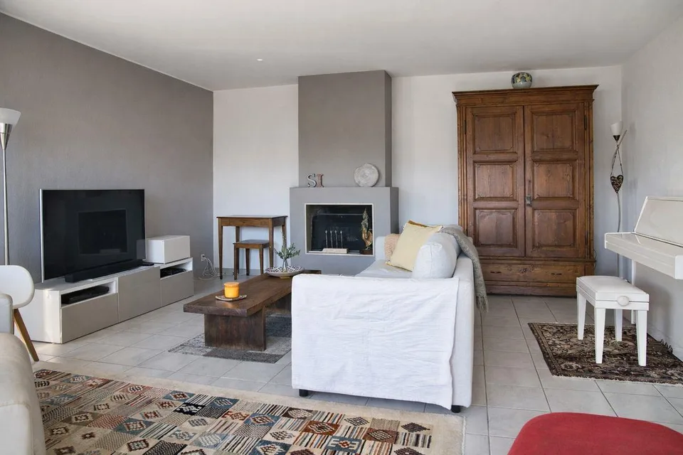 Maison unifamiliale immergée dans le vert avec vue panoramique et grande terrasse à Vacallo – photo 9 sur 13