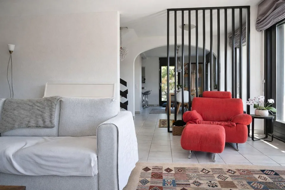 Maison unifamiliale immergée dans le vert avec vue panoramique et grande terrasse à Vacallo – photo 8 sur 13