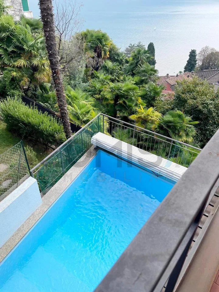 CASTAGNOLA  Villa di 7.5 locali con splendida vista sul lago di Lugano