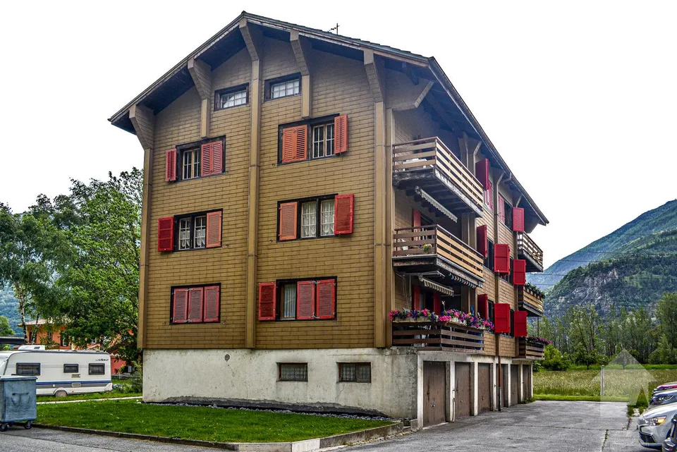 Appartement de 4,5 pièces de 80 m2 au 2ème étage d’un petit immeuble.