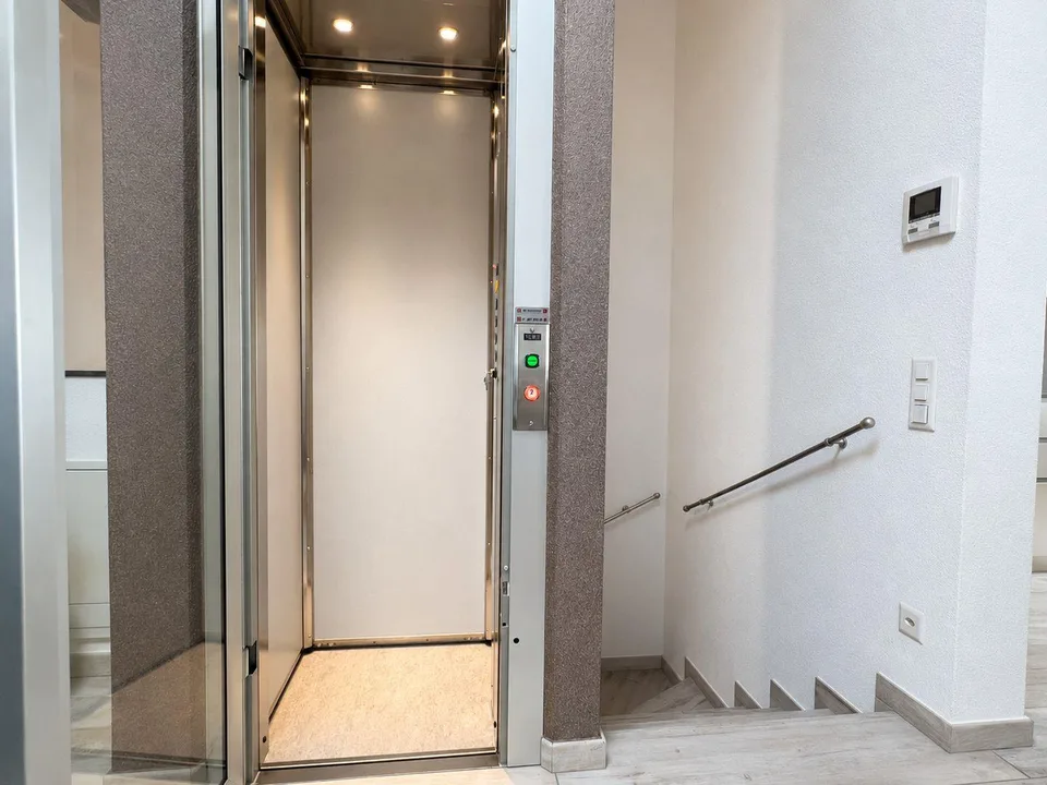 Exklusives Haus mit hohem Standard und interner Aufzugsanlage – Foto 8 von 22