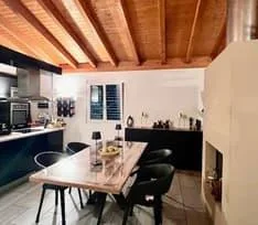 Appartement mansardé avec terrasse et vue dégagée