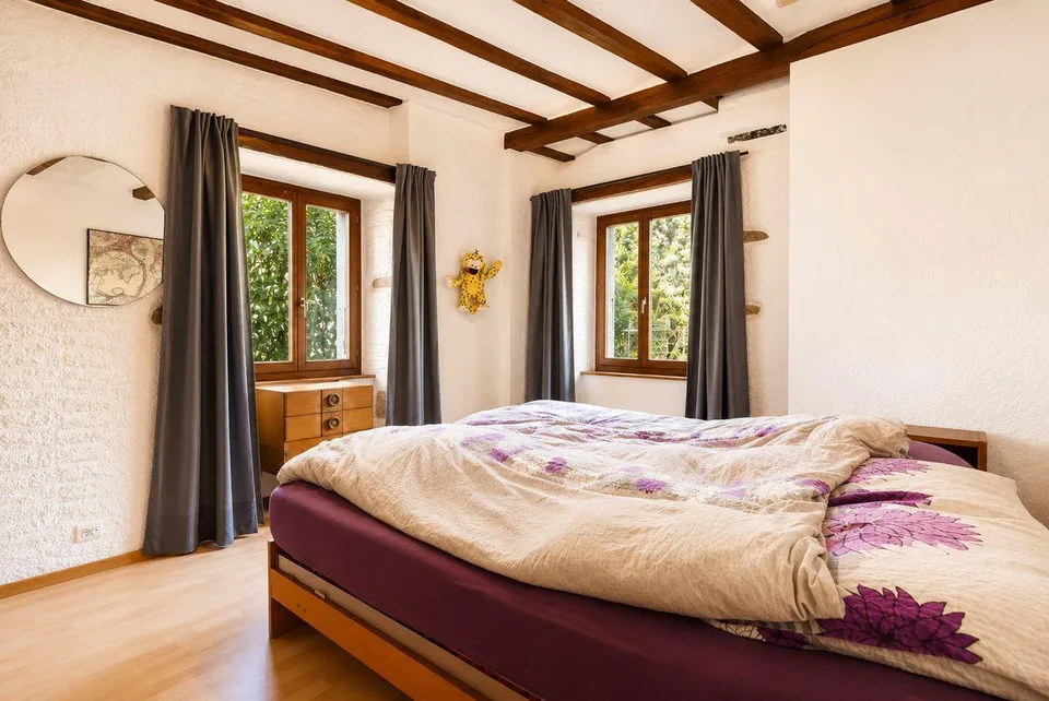 Charmanter Apartment mit 4,5 Zimmern in Coffrane