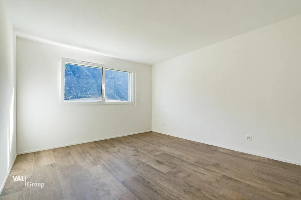 Elegante 3,5-Zimmer-Wohnung, die Komfort und Helligkeit mit Terrasse und privatem Garten vereint