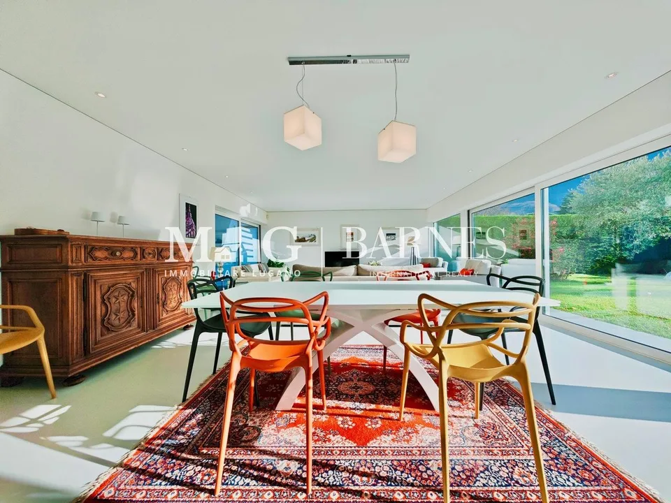 Lugano, Dino: Villa moderna con giardino, terrazze e vista aperta