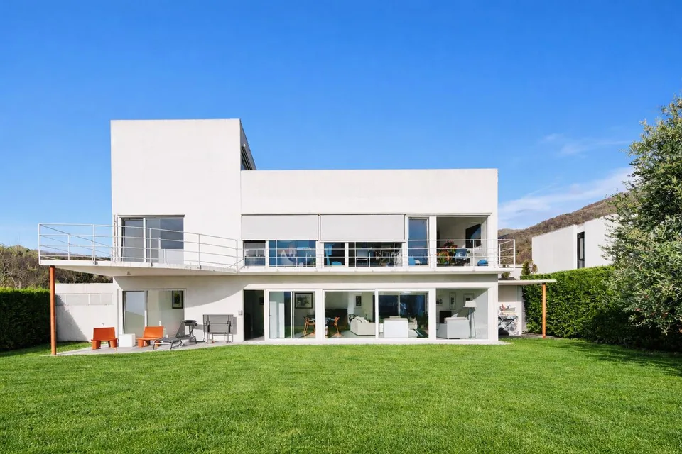 Lugano, Dino: Villa moderna con giardino, terrazze e vista aperta
