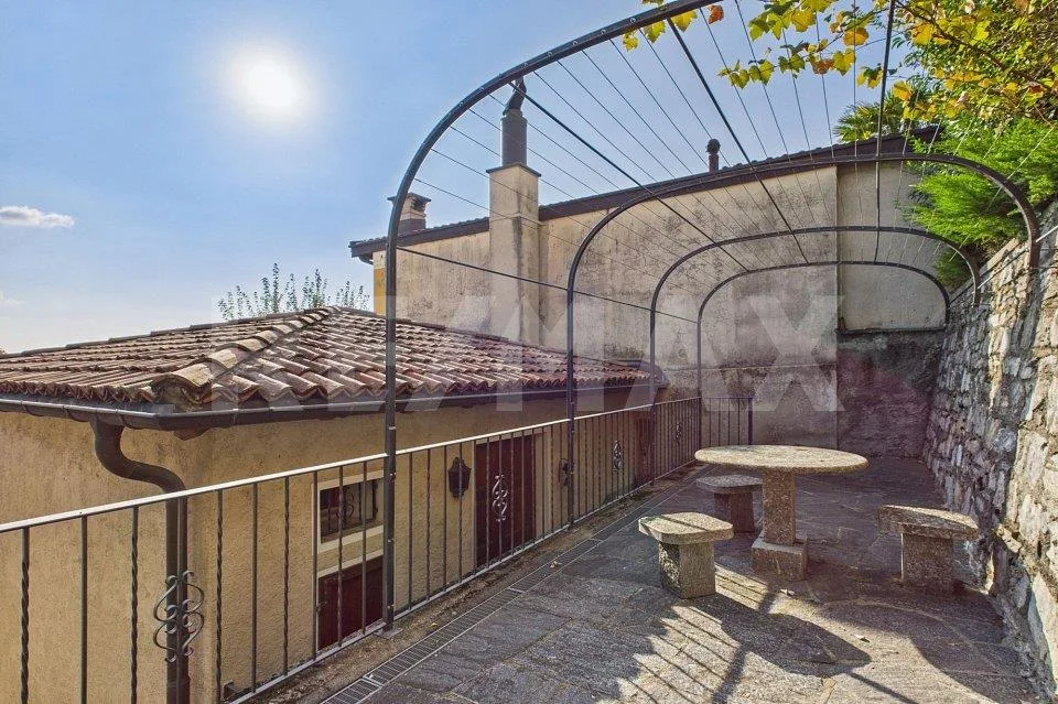 Salorino Grottino arredato con cantina vini, ampia terrazza e parcheggio – Foto 11 von 13
