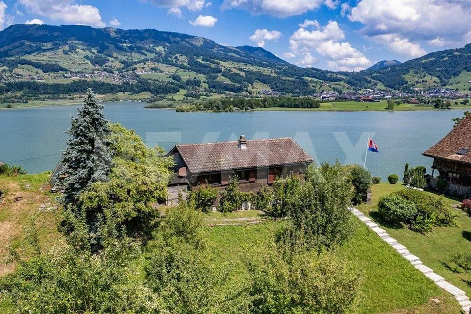 Charmantes 3-Zi.-Einfamilienhaus mit Traum-Seesicht in Lauerz SZ