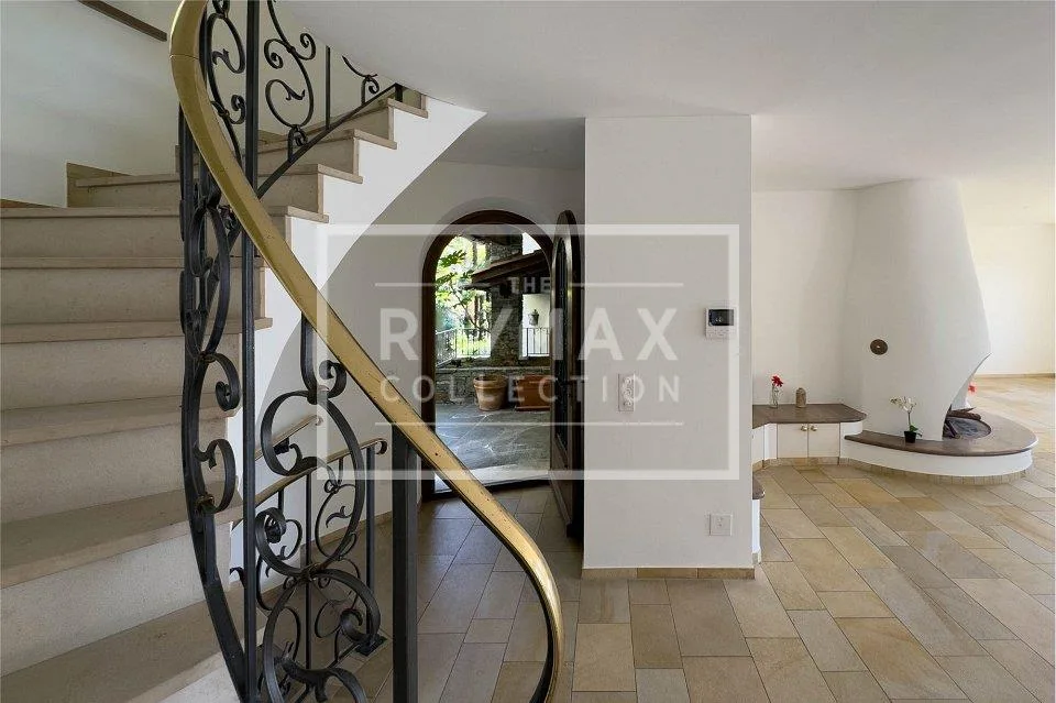 Villa di 4 locali ad Ascona con vista lago a 180°