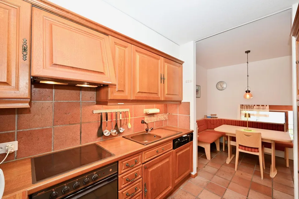 REIHENMITTELHAUS MIT SEESICHT, ABSOLUTER RUHE UND GEMEINSCHAFTS-POOL – Foto 10 von 19