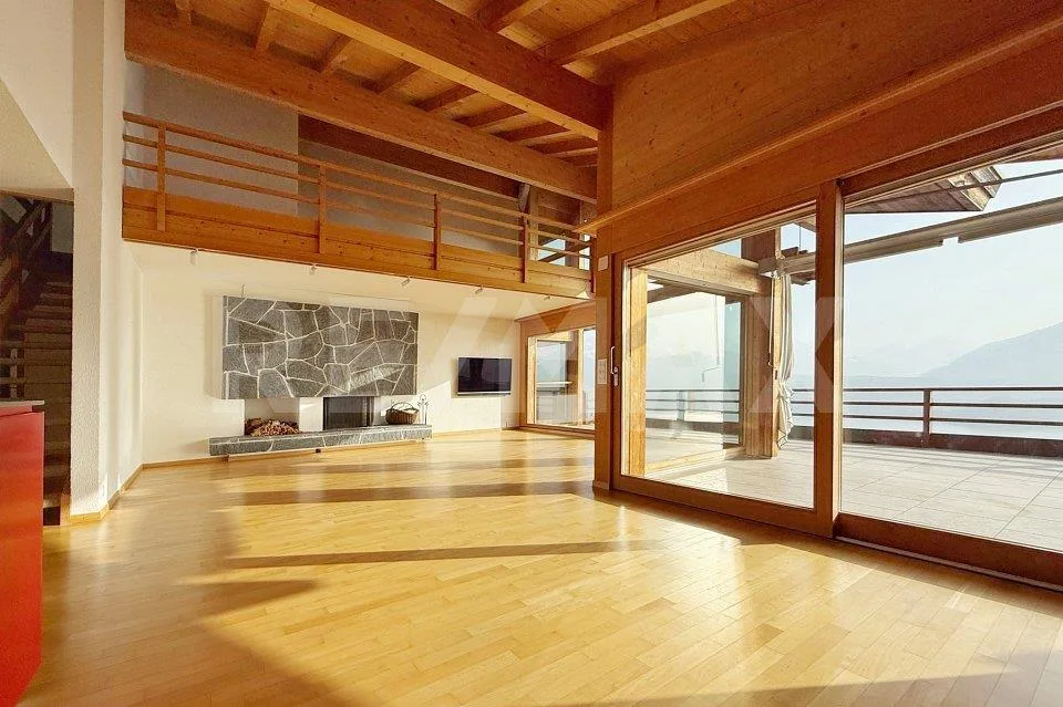 Maisonette-Wohnung in Sigriswil mit Berg- und Seeblick