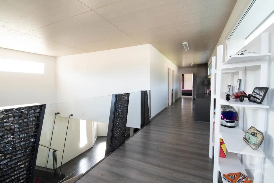 Terreno di ~1800 m2 con villa e potenziale di costruzione – foto 6 di 8