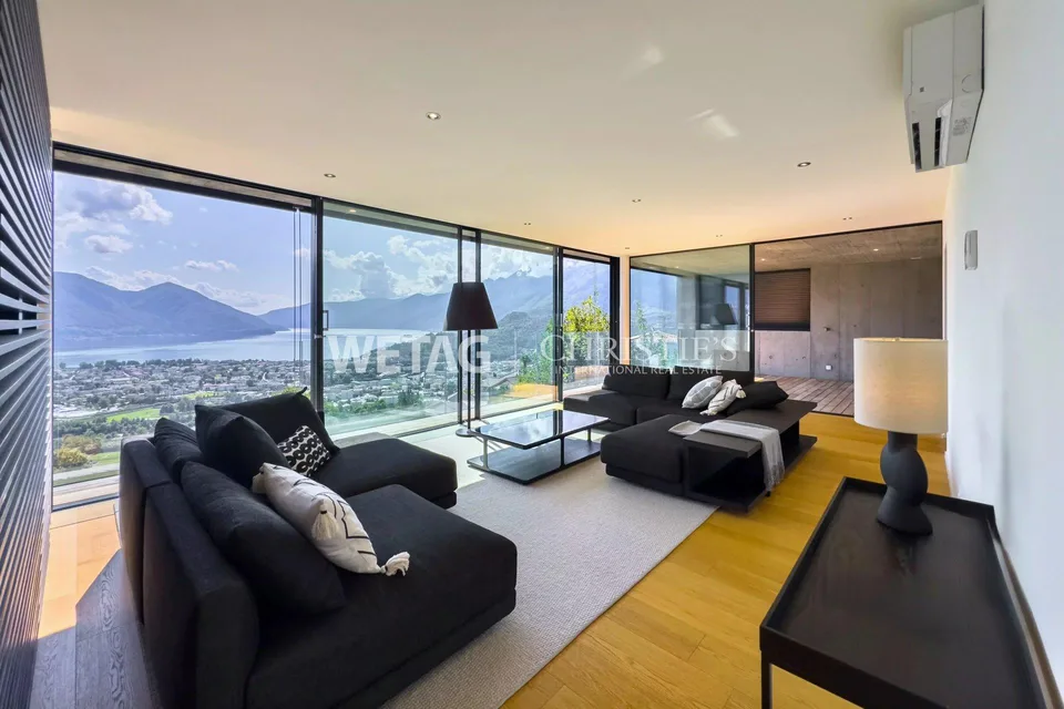 Penthouse moderno con vista panoramica in vendita a Locarno Monti