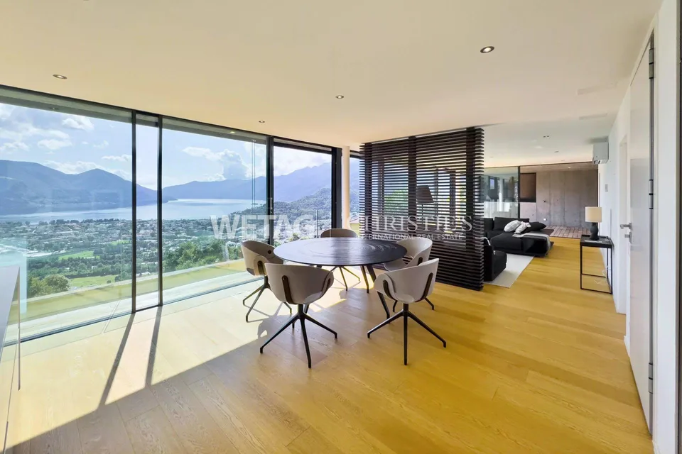 Penthouse moderno con vista panoramica in vendita a Locarno Monti