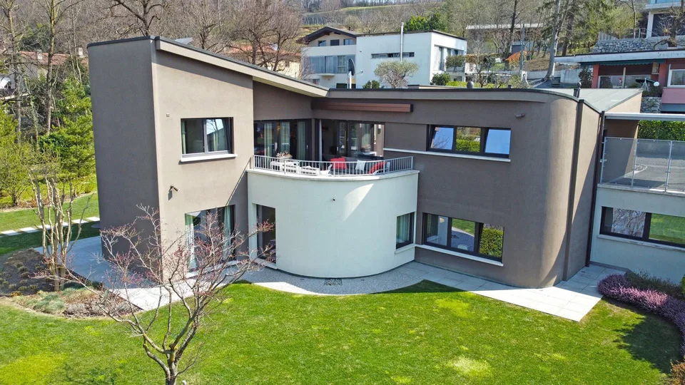 Mendrisio, raffinata villa singola con piscina