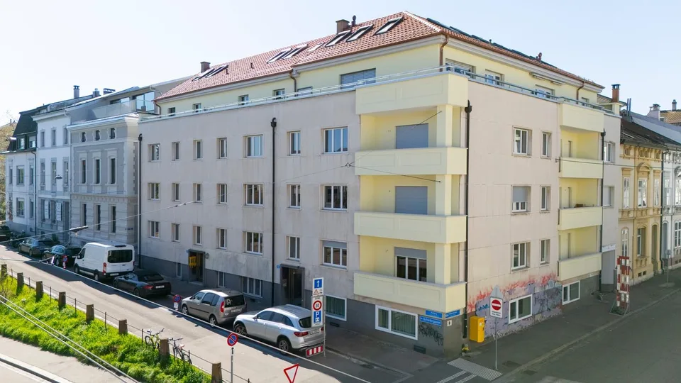 Erstbezug nach komplettem Dachausbau  exklusive Dachgeschosswohnung...