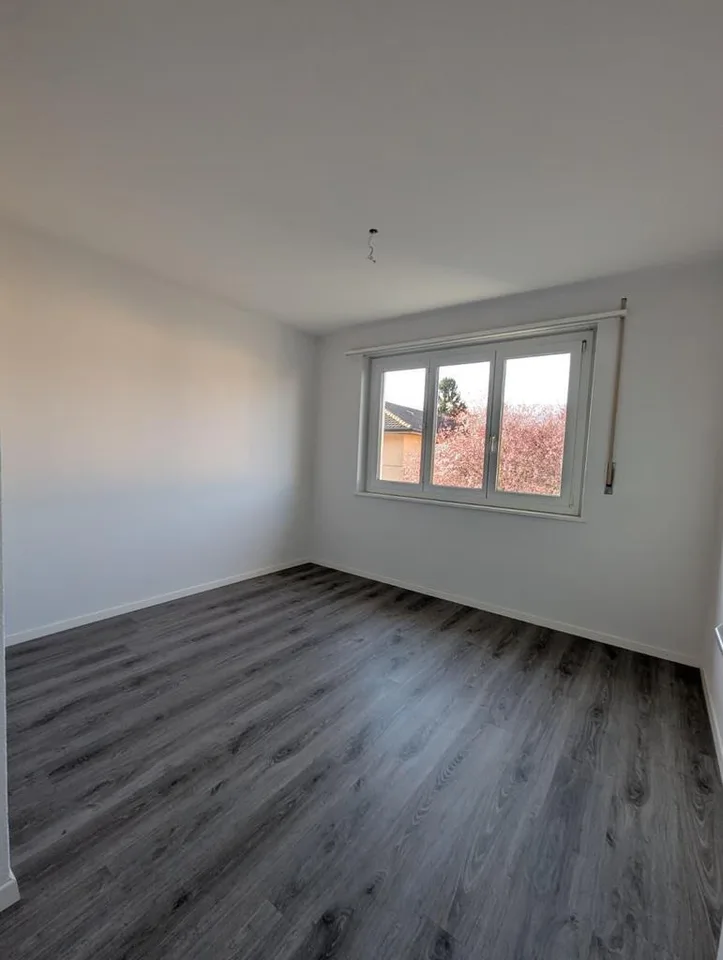 Moderne 3.5-Zimmerwohnung mit Balkon im 1. Stock / Mietzinsaktion