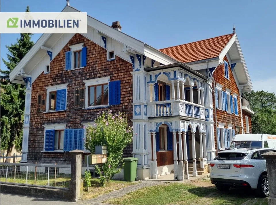 Grosszügiges Wohnen im Zentrum - Wenige Minuten zu Schule und Zentrum!